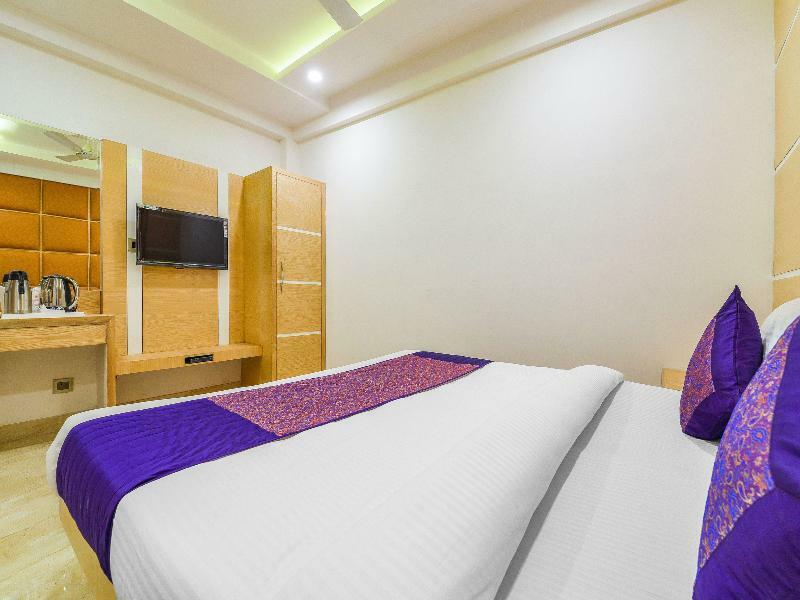 Oyo 15836 Pleasure River Front Resort Tuem Luaran gambar