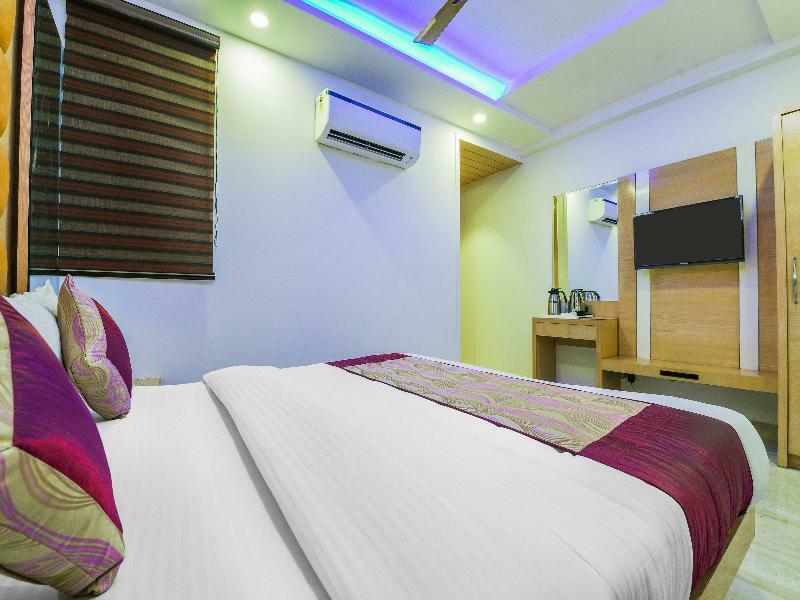 Oyo 15836 Pleasure River Front Resort Tuem Luaran gambar