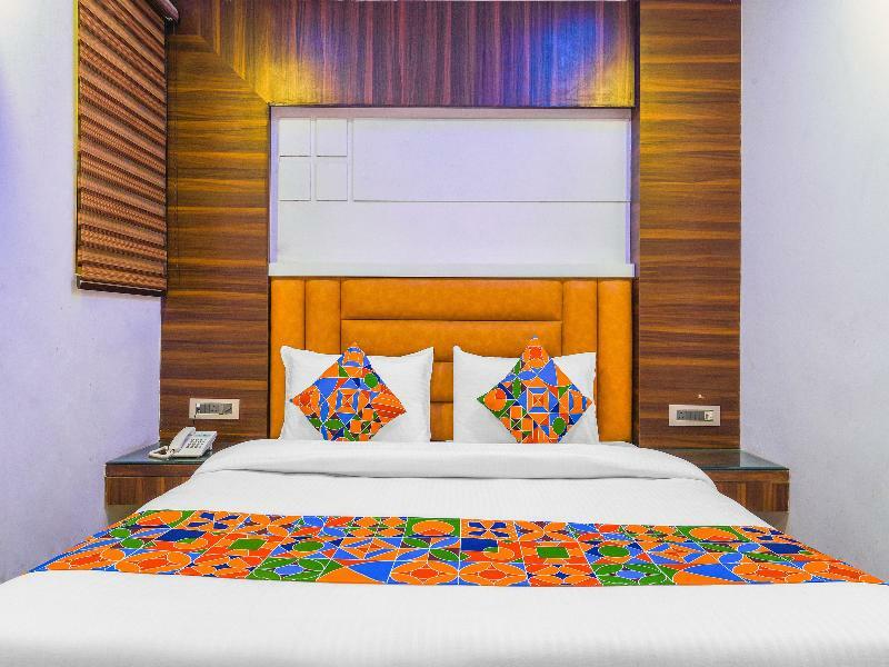 Oyo 15836 Pleasure River Front Resort Tuem Luaran gambar