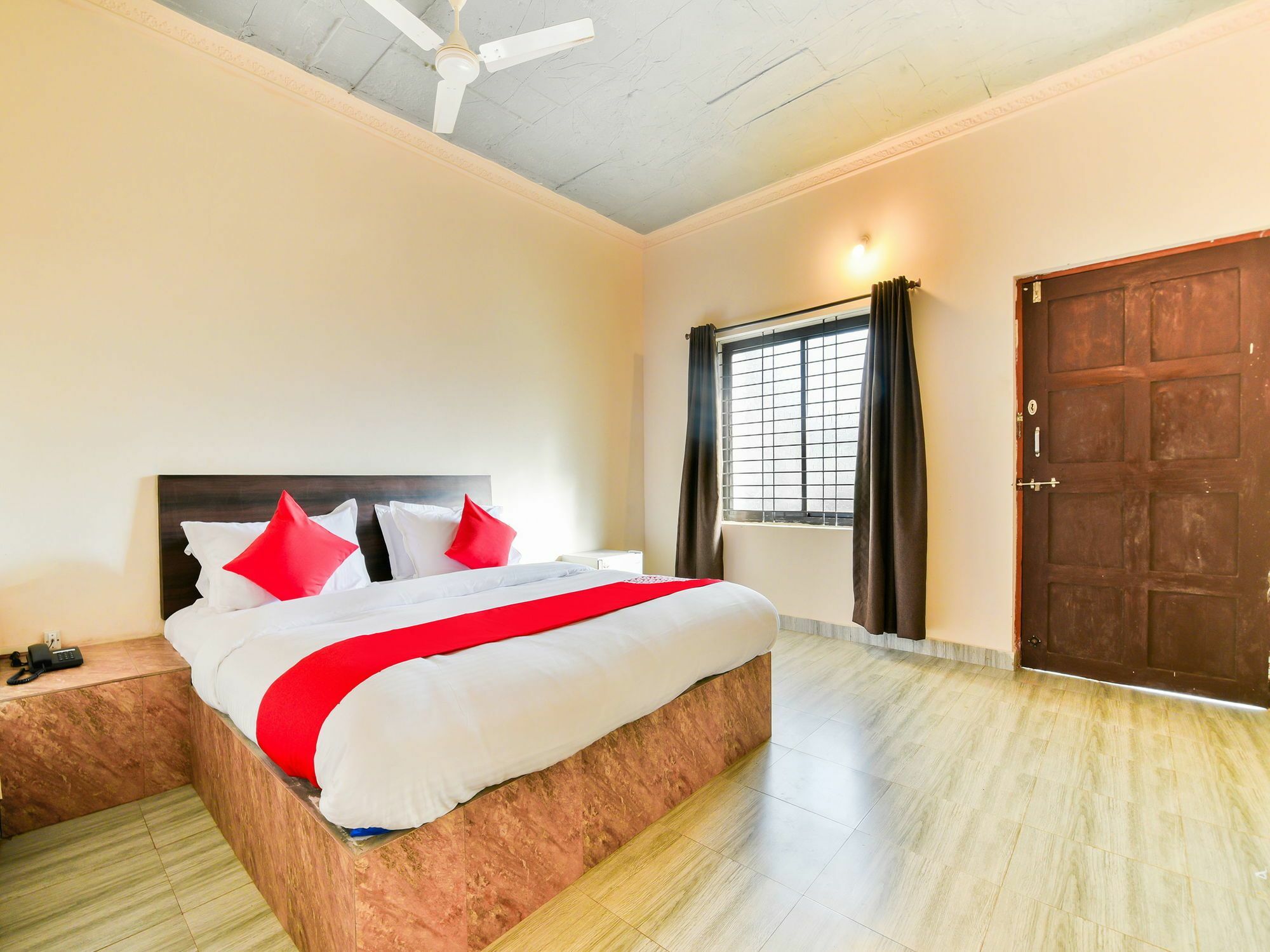 Oyo 15836 Pleasure River Front Resort Tuem Luaran gambar